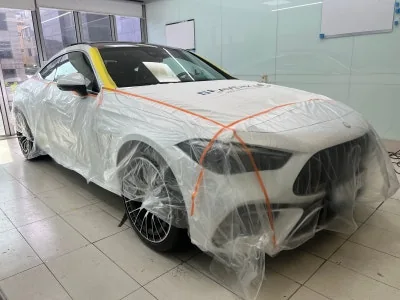 썬팅 작업을 위해 보양한 벤츠 CLE 53 AMG 쿠페